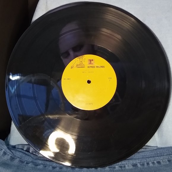 Neil Young Harvest 1972 Textured gatefold Vinyl record - Picture 5 of 5
